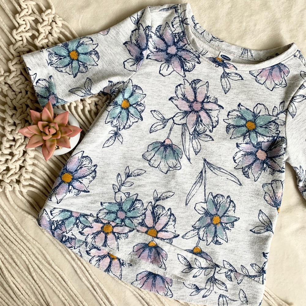 Old Navy • 3/4 Sleeve Sweat Shirt